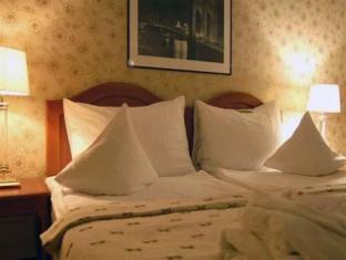 Clarion Hotel Plaza