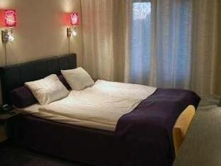 Clarion Hotel Plaza