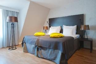 Clarion Hotel Plaza